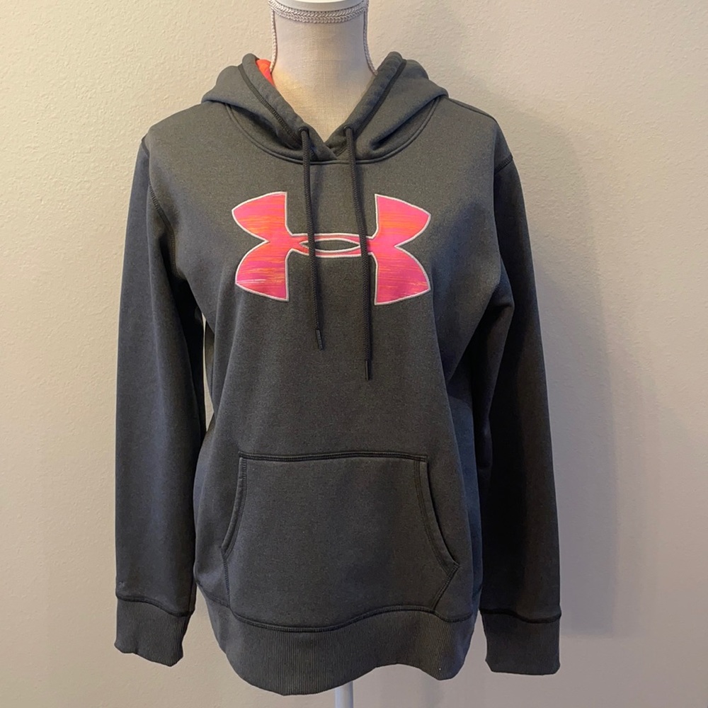 EUC Under Armour Women’s Hoodie. Size Medium.